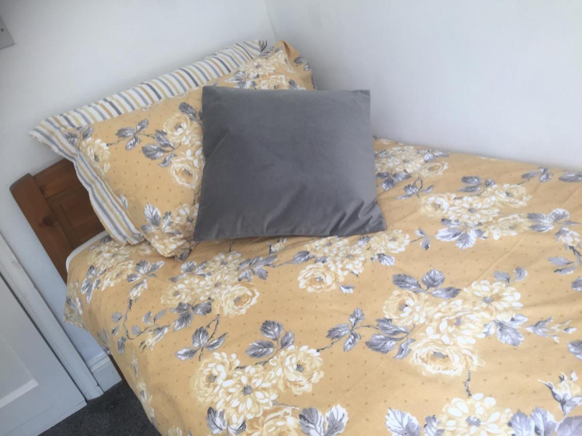 Cricketers Cottage B&B ウェスト・マリング エクステリア 写真